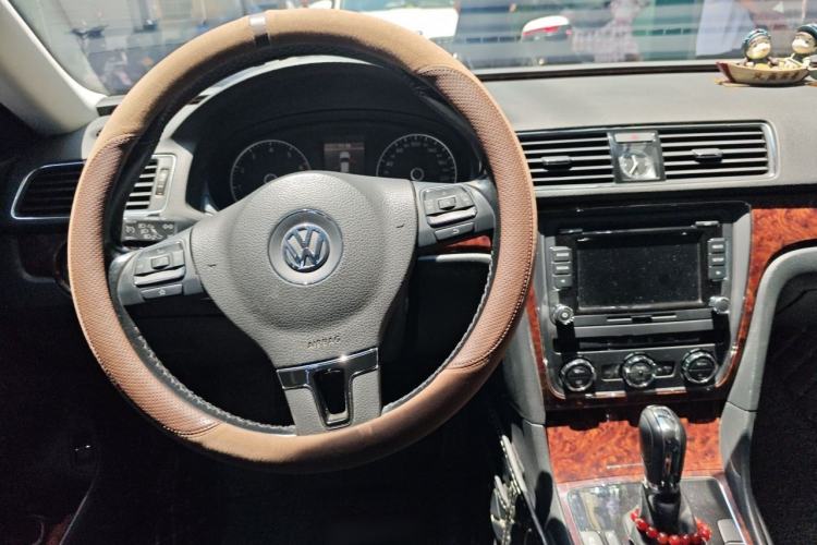 Used Volkswagen Passat 2011 1.8TSI DSG Prestige Edition Steering Wheel