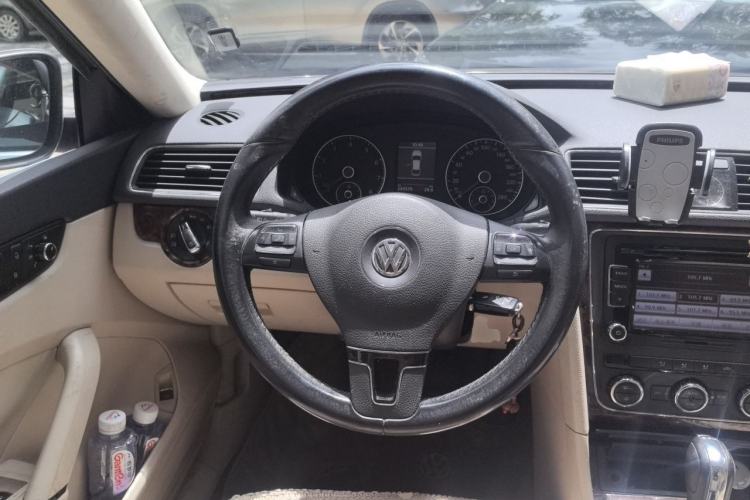 Used Volkswagen Passat 2011 1.8TSI DSG Prestige Edition Steering Wheel