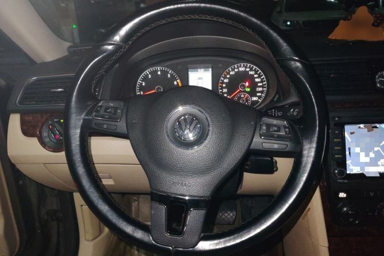 Used Volkswagen Passat 2011 1.8TSI DSG Prestige Edition Steering Wheel