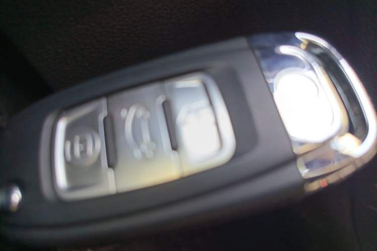 Used Volkswagen Passat 2011 1.8TSI DSG Prestige Edition Vehicle Key
