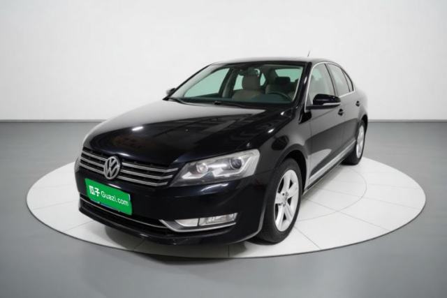 Ojetý Volkswagen Passat 2013 1.8TSI DSG Prestige Edition