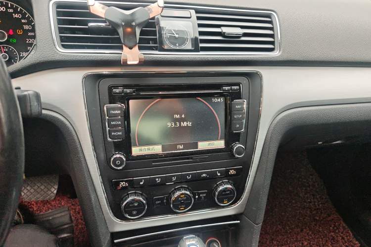Used Volkswagen Passat 2013 2.0 TSI DSG Prestige Edition Audio And AC Panel