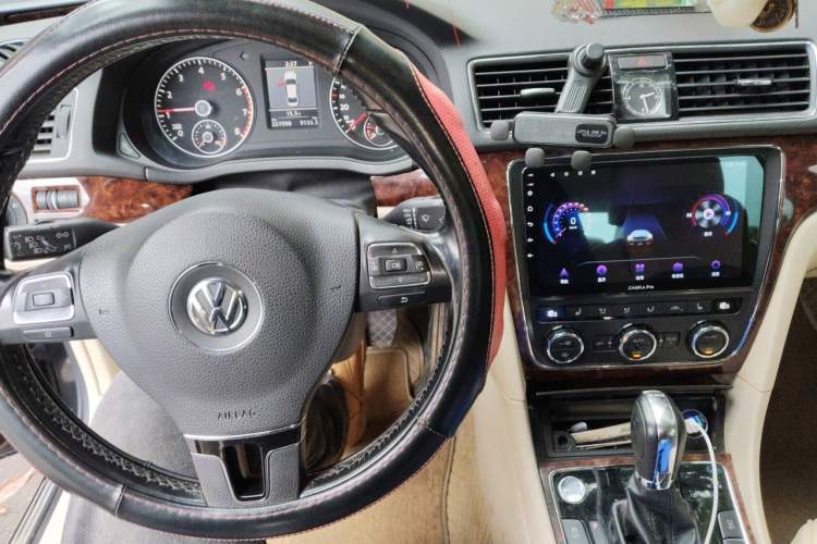 Used Volkswagen Passat 2013 2.0 TSI DSG Prestige Edition Audio And AC Panel