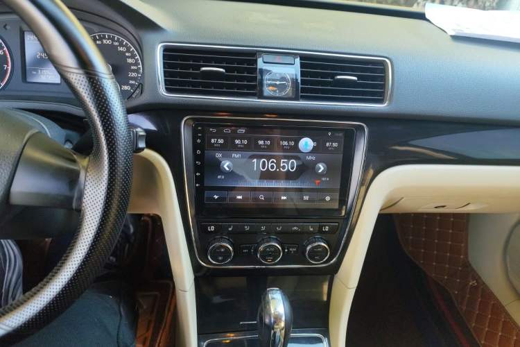 Used Volkswagen Passat 2013 1.8TSI DSG Prestige Edition Audio And AC Panel