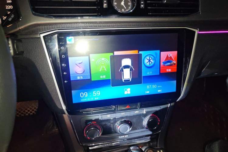 Used Volkswagen Passat 2013 1.8TSI DSG Government Procurement Edition Audio And AC Panel