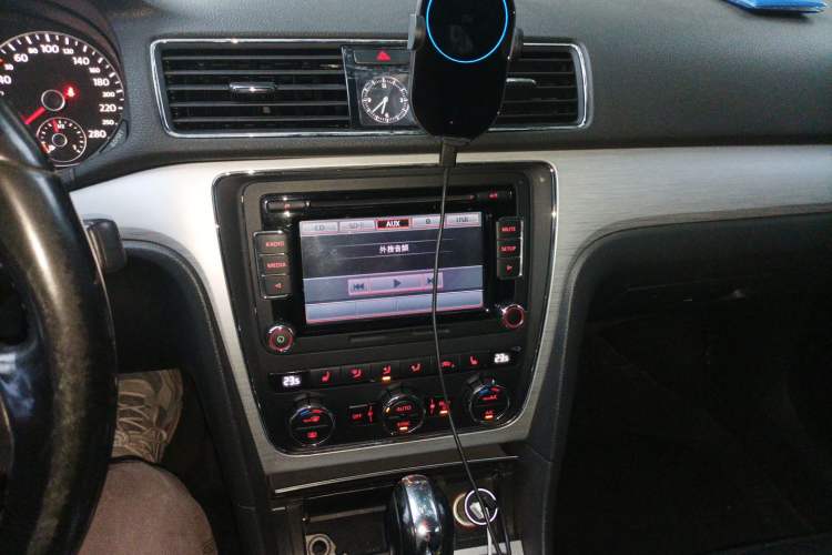 Used Volkswagen Passat 2013 2.0 TSI DSG Prestige Edition Audio And AC Panel