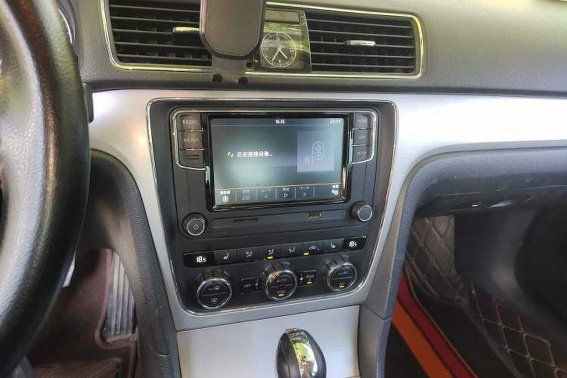 Used Volkswagen Passat 2013 1.8TSI DSG Prestige Edition Audio And AC Panel