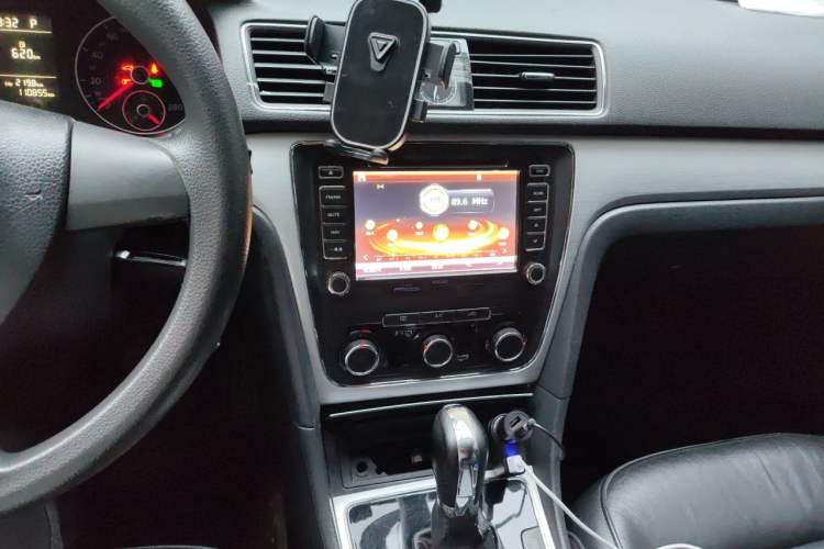 Used Volkswagen Passat 2013 1.8TSI DSG Government Procurement Edition Audio And AC Panel