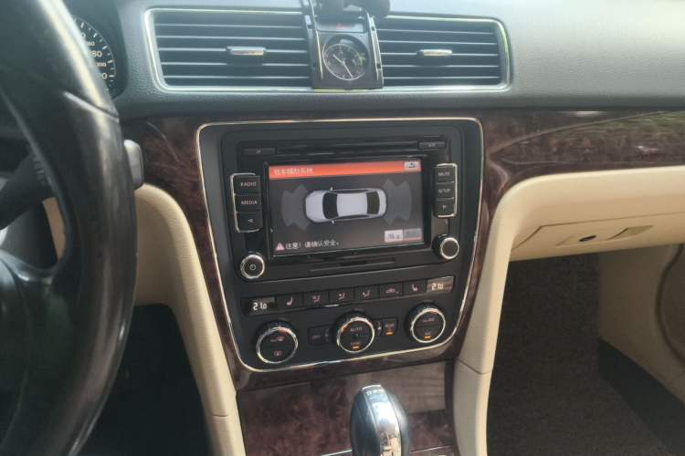Used Volkswagen Passat 2013 1.8TSI DSG Prestige Edition Audio And AC Panel