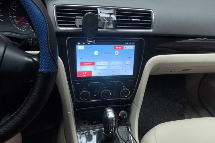 Used Volkswagen Passat 2013 1.8TSI DSG Prestige Edition Audio And AC Panel