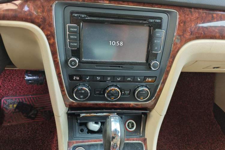 Used Volkswagen Passat 2013 1.8TSI DSG Prestige Edition Audio And AC Panel