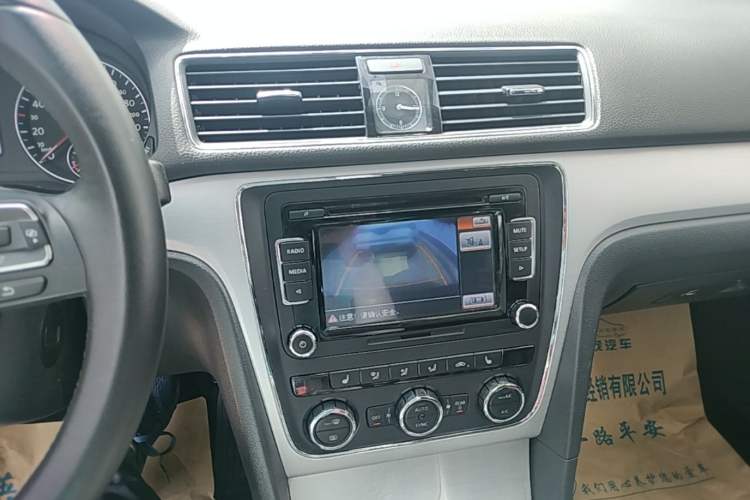 Used Volkswagen Passat 2013 1.8TSI DSG Prestige Edition Audio And AC Panel