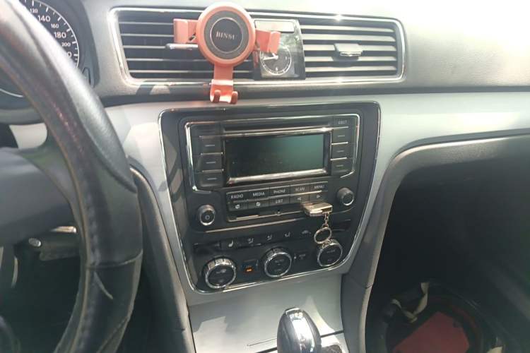 Used Volkswagen Passat 2013 1.8TSI DSG Prestige Edition Audio And AC Panel