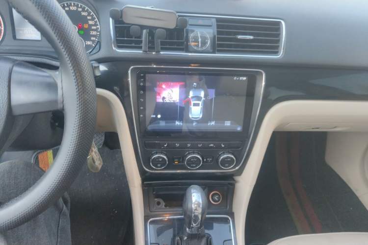 Used Volkswagen Passat 2013 1.8TSI DSG Prestige Edition Audio And AC Panel