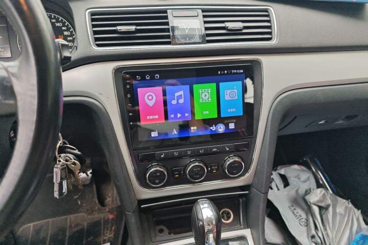 Used Volkswagen Passat 2013 1.8TSI DSG Prestige Edition Audio And AC Panel