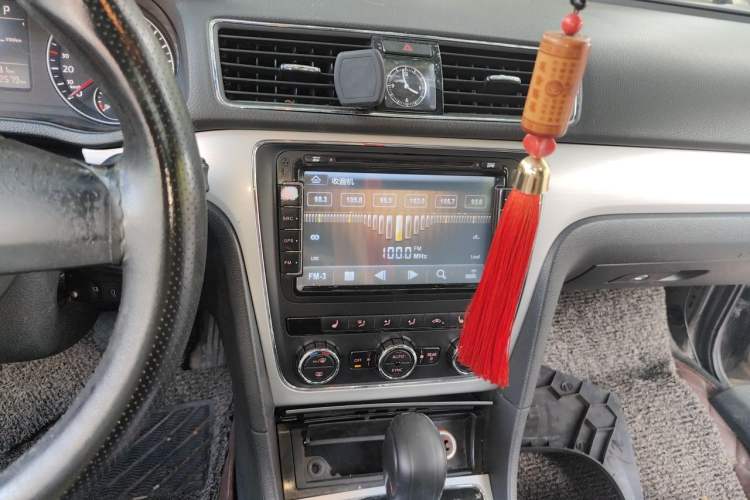 Used Volkswagen Passat 2013 1.8TSI DSG Prestige Edition Audio And AC Panel
