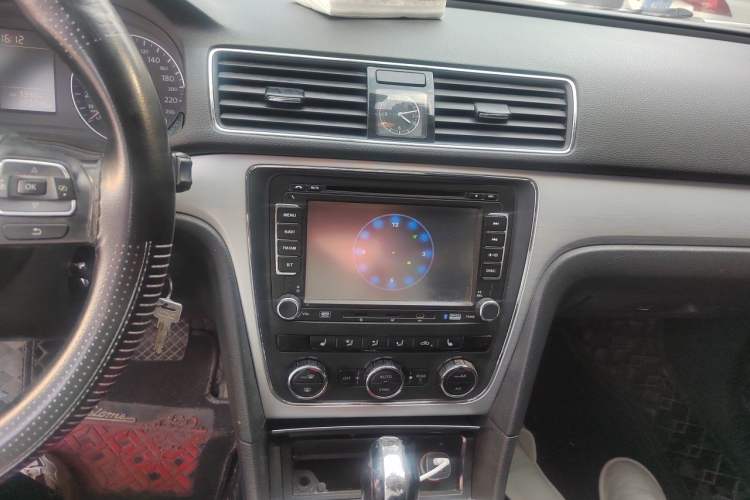 Used Volkswagen Passat 2013 1.8TSI DSG Prestige Edition Audio And AC Panel