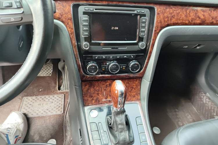 Used Volkswagen Passat 2013 2.0 TSI DSG Ultimate Edition Audio And AC Panel
