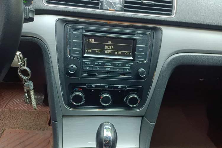 Used Volkswagen Passat 2013 1.8TSI DSG Government Procurement Edition Audio And AC Panel