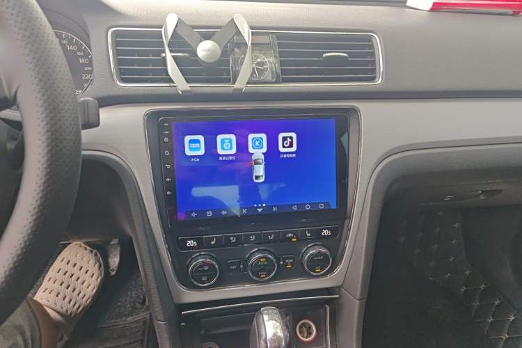 Used Volkswagen Passat 2013 2.0 TSI DSG Prestige Edition Audio And AC Panel