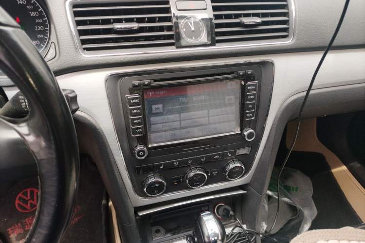 Used Volkswagen Passat 2013 1.8TSI DSG Prestige Edition Audio And AC Panel