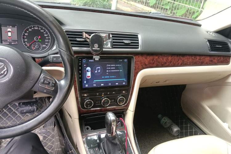 Used Volkswagen Passat 2013 2.0 TSI DSG Ultimate Edition Audio And AC Panel
