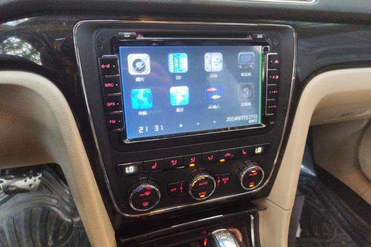 Used Volkswagen Passat 2013 1.8TSI DSG Prestige Edition Audio And AC Panel