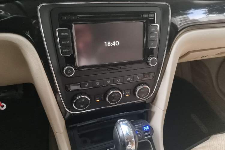 Used Volkswagen Passat 2013 1.8TSI DSG Government Procurement Edition Audio And AC Panel