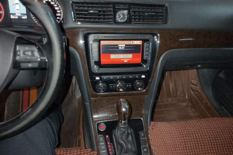 Used Volkswagen Passat 2013 3.0L V6 DSG Flagship Edition Audio And AC Panel