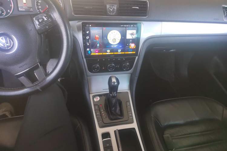 Used Volkswagen Passat 2013 1.8TSI DSG Prestige Edition Audio And AC Panel