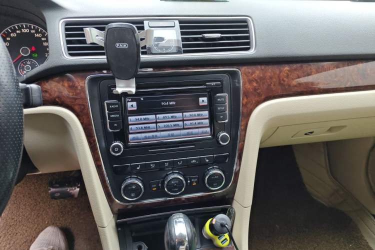 Used Volkswagen Passat 2013 1.8TSI DSG Prestige Edition Audio And AC Panel