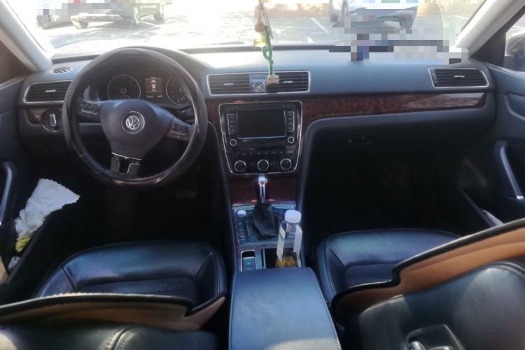 Used Volkswagen Passat 2013 1.8TSI DSG Ultimate Edition Center Console