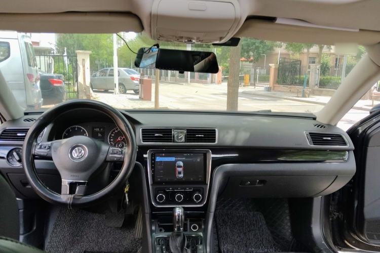 Used Volkswagen Passat 2013 1.8TSI DSG Government Procurement Edition Center Console