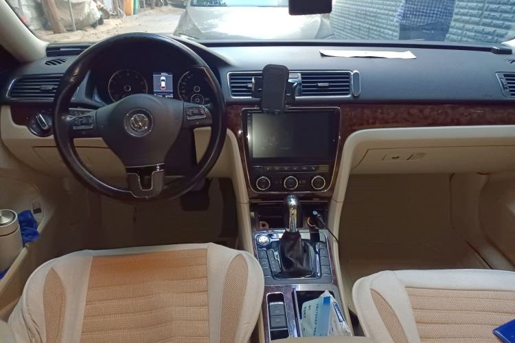 Used Volkswagen Passat 2013 1.8TSI DSG Ultimate Edition Center Console