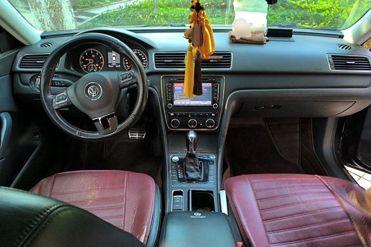 Used Volkswagen Passat 2013 1.8TSI DSG Prestige Edition Center Console