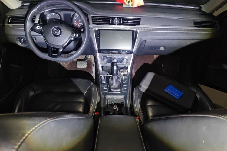 Used Volkswagen Passat 2013 1.8TSI DSG Government Procurement Edition Center Console