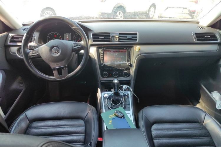 Used Volkswagen Passat 2013 2.0 TSI DSG Prestige Edition Center Console
