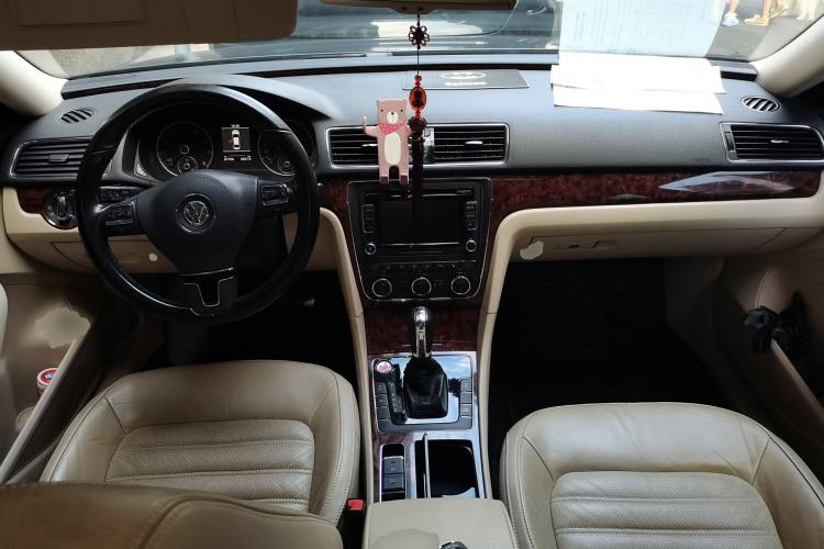 Used Volkswagen Passat 2013 1.8TSI DSG Prestige Edition Center Console