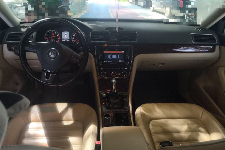 Used Volkswagen Passat 2013 1.8TSI DSG Prestige Edition Center Console