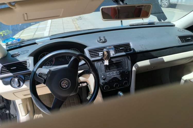 Used Volkswagen Passat 2013 1.8TSI DSG Prestige Edition Center Console