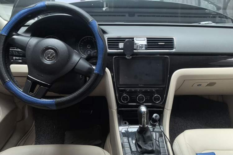 Used Volkswagen Passat 2013 1.8TSI DSG Prestige Edition Center Console