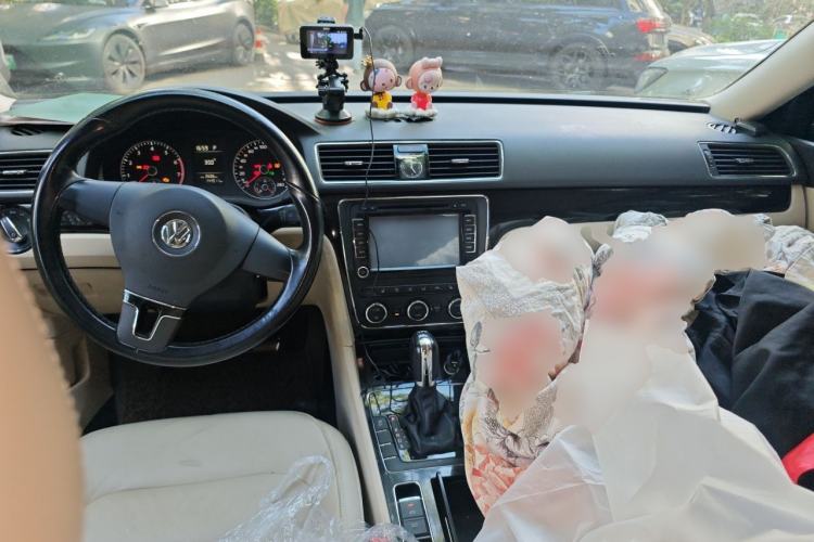 Used Volkswagen Passat 2013 1.8TSI DSG Prestige Edition Center Console