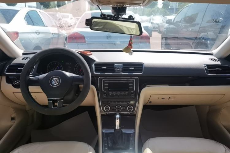 Used Volkswagen Passat 2013 1.8TSI DSG Prestige Edition Center Console