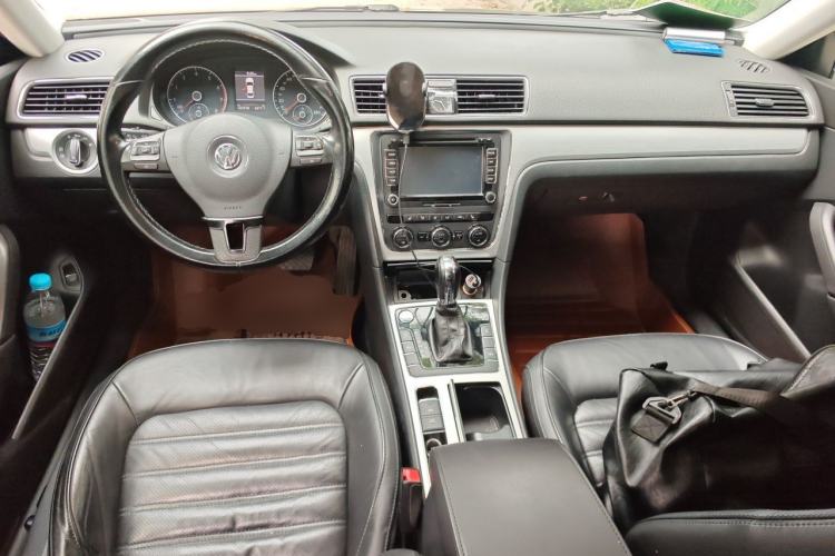 Used Volkswagen Passat 2013 2.0 TSI DSG Prestige Edition Center Console