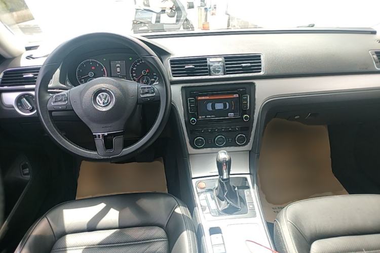 Used Volkswagen Passat 2013 1.8TSI DSG Prestige Edition Center Console