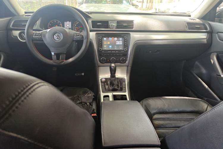 Used Volkswagen Passat 2013 1.8TSI DSG Prestige Edition Center Console