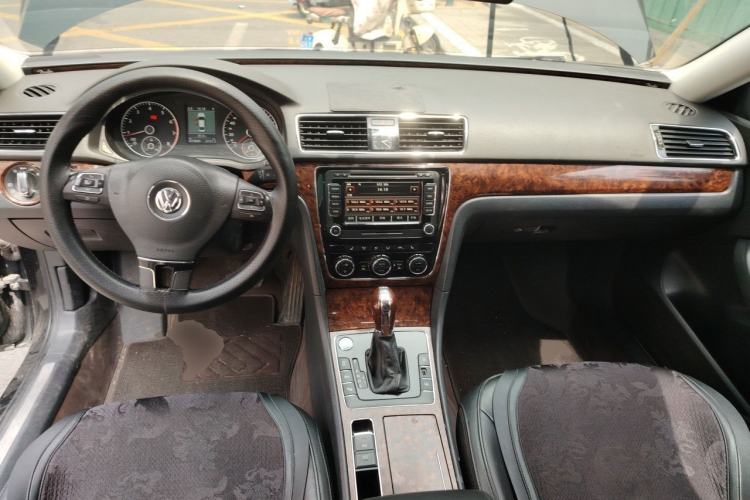 Used Volkswagen Passat 2013 2.0 TSI DSG Ultimate Edition Center Console