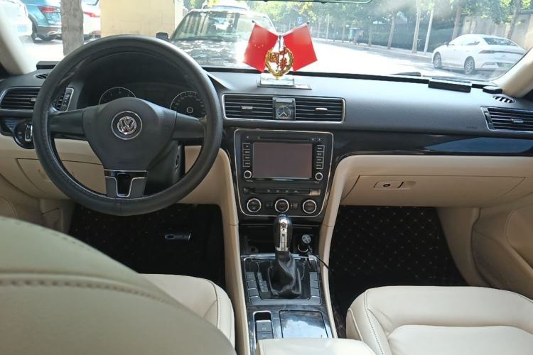 Used Volkswagen Passat 2013 1.8TSI DSG Prestige Edition Center Console