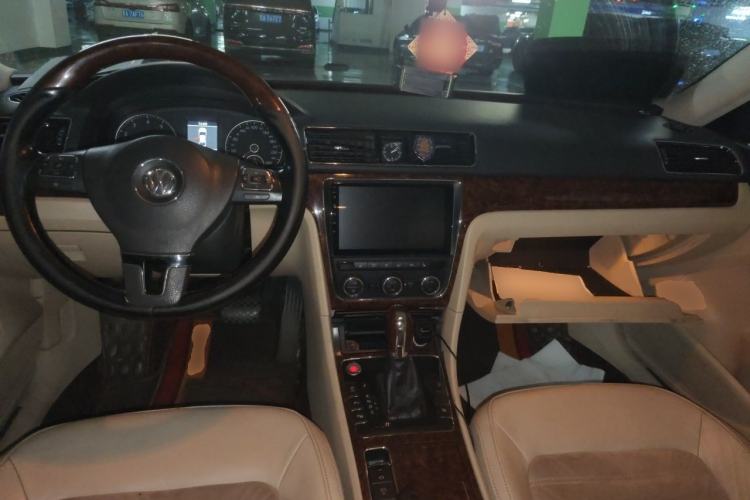 Used Volkswagen Passat 2013 1.8TSI DSG Ultimate Edition Center Console