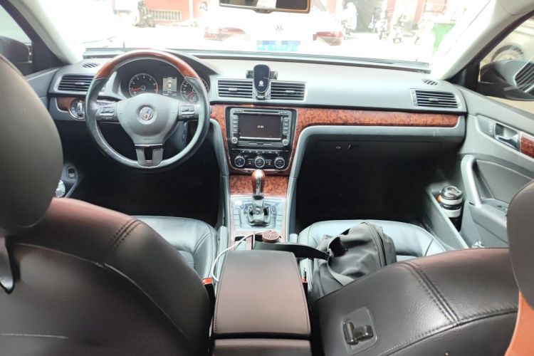 Used Volkswagen Passat 2013 2.0 TSI DSG Ultimate Edition Center Console